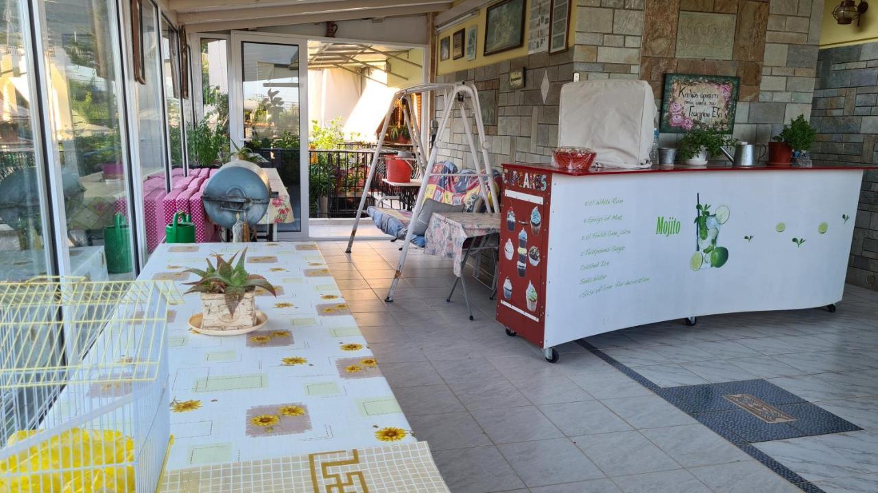 Villa George - Family Holidays Néa Mákri Zewnętrze zdjęcie