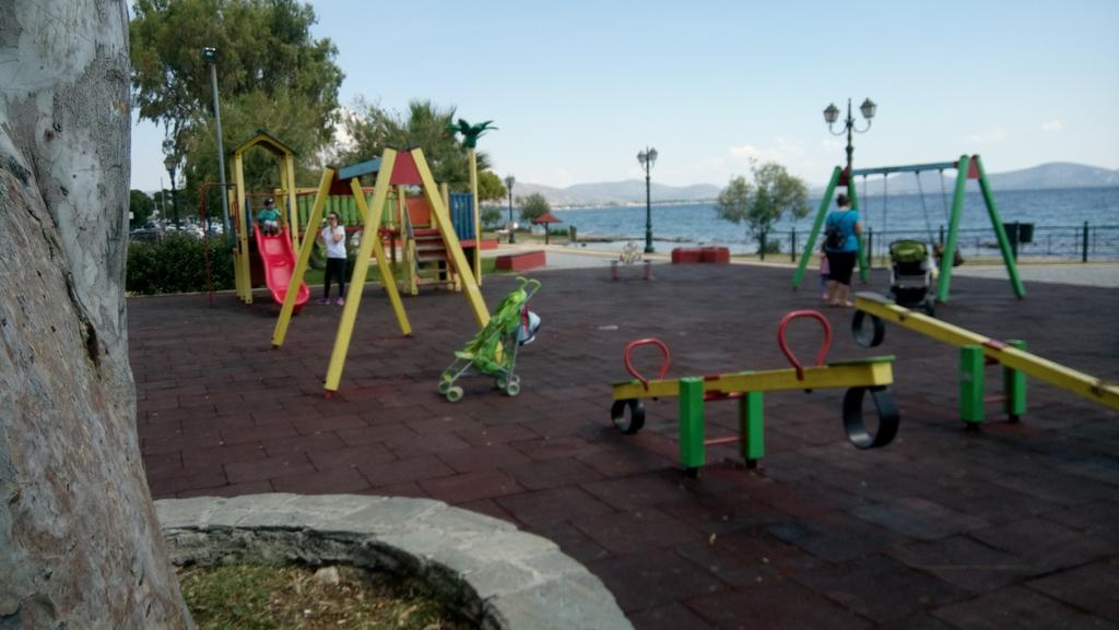 Villa George - Family Holidays Néa Mákri Zewnętrze zdjęcie