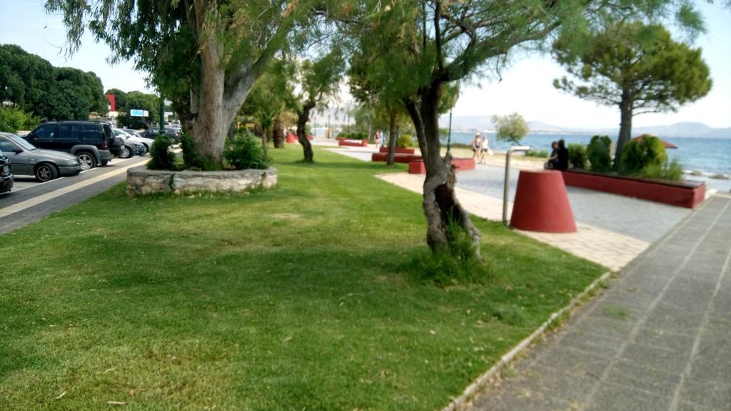 Villa George - Family Holidays Néa Mákri Zewnętrze zdjęcie