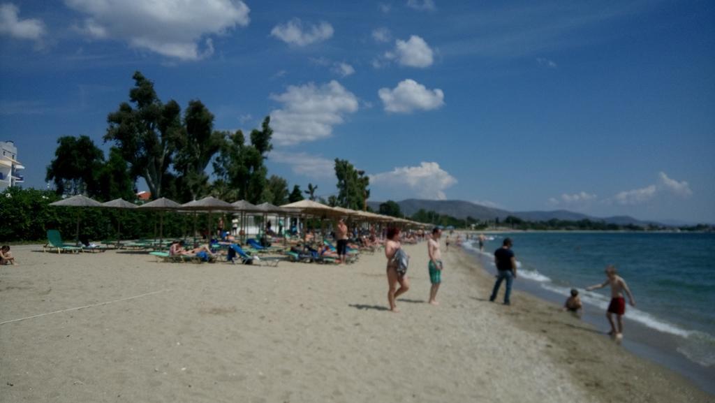 Villa George - Family Holidays Néa Mákri Zewnętrze zdjęcie
