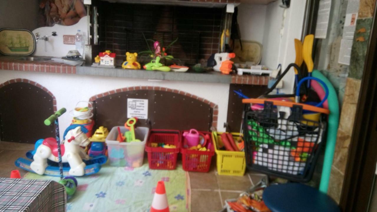 Villa George - Family Holidays Néa Mákri Zewnętrze zdjęcie