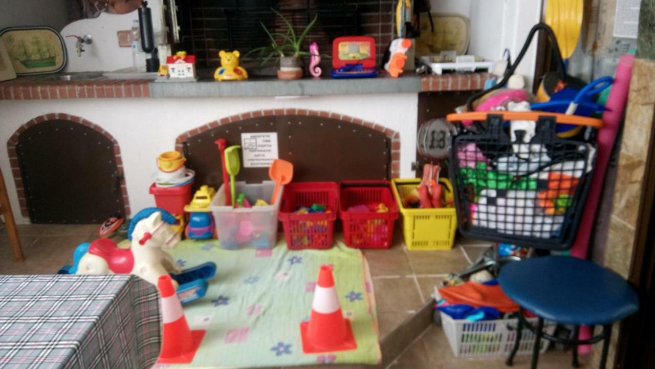 Villa George - Family Holidays Néa Mákri Zewnętrze zdjęcie